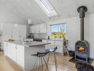 Holiday Home Finwith - 600m from the sea by Interhome - 8