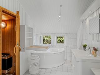 Holiday Home Thorke - 700m from the sea by Interhome - 8