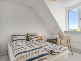 Apartment Sinika - 400m from the sea by Interhome - 2