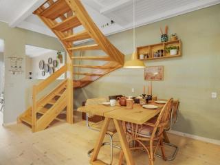 Apartment Sinika - 400m from the sea by Interhome - 8