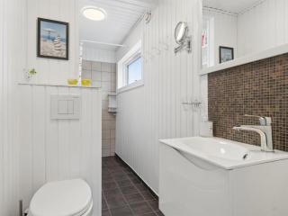 Holiday Home Ally - 1-2km from the sea by Interhome - 5