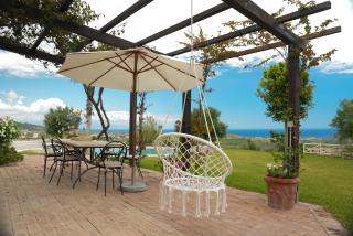 Luxury villa with pool and sea view - 7
