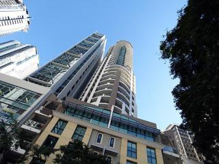 Central Brisbane Stay Sleeps 8 with Free Parking - 3