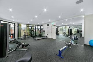 Central Brisbane Stay Sleeps 8 with Free Parking - 4