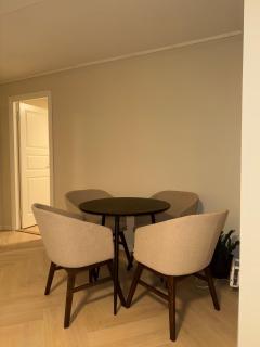 4 Bedroom modern apartment - Central! - 6