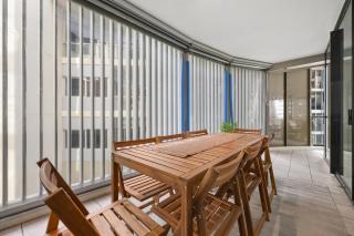 Central Brisbane Stay Sleeps 8 with Free Parking - 6
