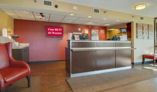 Red Roof Inn Akron - 7