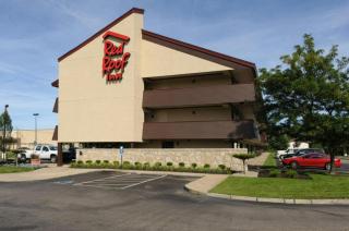 Red Roof Inn Akron - 8