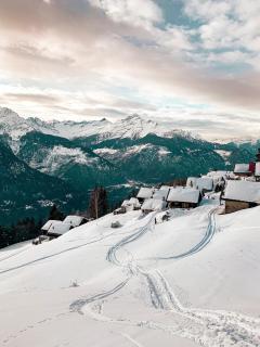Chalet Lari in the Sobrio Mountains - 8