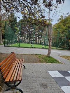 Appartement 2 rooms and kitchen, bathroom, WC, everything is furnished - 4