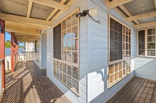 Sunnybank Comfort-4BR Home 2 Bathrooms - 7