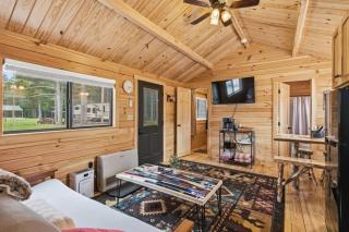 Cozy ski cabin #1, Hot Tub , 2 bedroom - 8