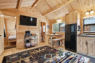 Cozy ski cabin #1, Hot Tub , 2 bedroom - 2