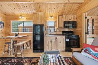 Cozy ski cabin #1, Hot Tub , 2 bedroom - 1