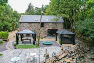 The Ultimate Luss Retreat - 1
