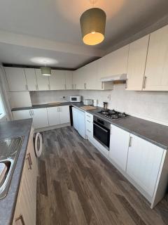 Home in Glasgow 4BR zip links Sleeps 8 G53 - 0