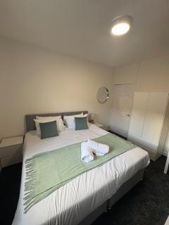 Home in Glasgow 4BR zip links Sleeps 8 G53 - 3