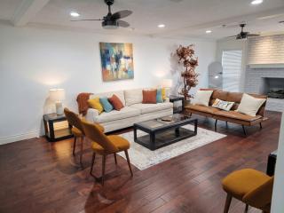Houston Oasis Pool, Gameroom, & Near IAH Airport - 6