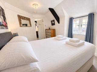 Charming Thatched Cottage, Dog Friendly - Sleeps 4 - 6