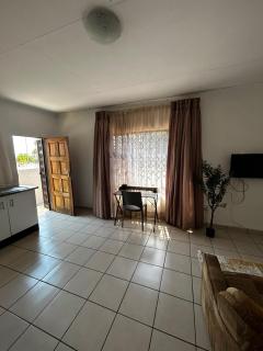 Minnies Place - 3