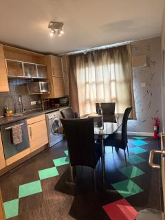 Comfortable, self contained 2 double beds town apartment near Pittodrie Stadium - 3