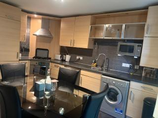 Comfortable, self contained 2 double beds town apartment near Pittodrie Stadium - 2