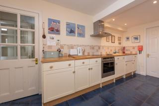 Harbourside Cottage - 4