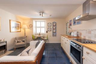 Harbourside Cottage - 3