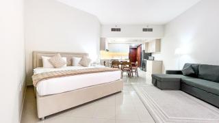 Coastal Escape Stylish Studio in Bab Al Bahr - 9