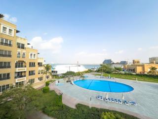 Coastal Escape Stylish Studio in Bab Al Bahr - 3