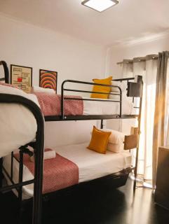 Foools Inn - Trendy Rooms available in the Heart of Sea Point! - 3