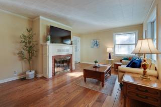 Centrally Located Cincinnati Escape w/ Deck & Yard - 3