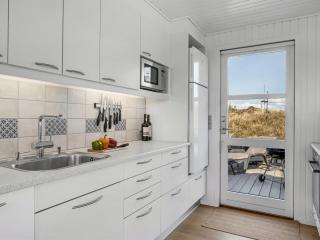 Holiday Home Nashota - 700m from the sea by Interhome - 4