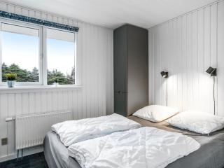 Holiday Home Caya - 750m from the sea by Interhome - 5