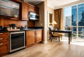 No Resort Fee MGM Signature Studio Sleeps 4 Strip View LuxStayUSA - 4