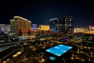 No Resort Fee MGM Signature Studio Sleeps 4 Strip View LuxStayUSA - 1