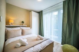 Bright Apartment for 6 - Two Balconies & Parking - 8