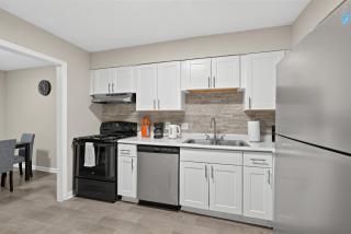Comfortable Furnished Retreat - 3