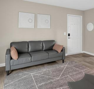 Comfortable Furnished Retreat - 9