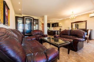 2-BR apartment with a free private parking space - 2