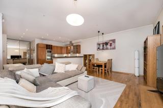 Spacious luxury all inclusive old town flat - 4