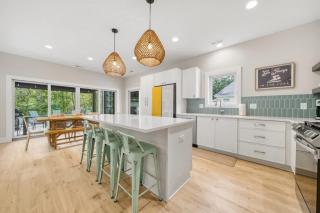 Private Pickleball Court - Year-Round Combo Pool and Hot Tub - Beach Access - 6