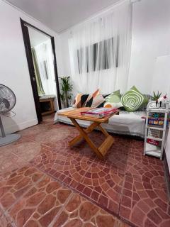 Entire 1BR Moons Home 2 near BGC Full Kitchen & Balcony - 0