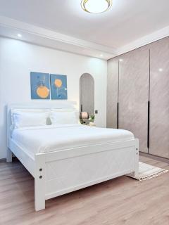 Lux Retreat on Riverside, Stylish and Serene Stay - 6