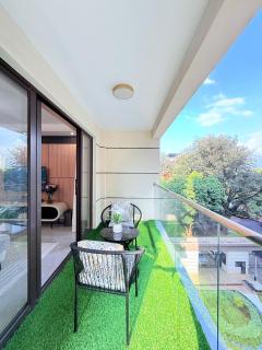 Lux Retreat on Riverside, Stylish and Serene Stay - 4