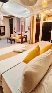 Coastal Charm Studio - 9