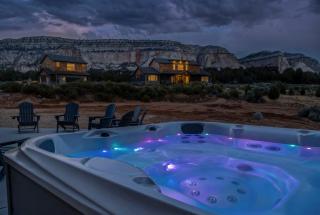New Hot Tub! Luxury Mountain Retreat East Zion! - 8
