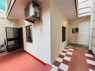 Cheerful, 1 AC Bedroom home with parking - 7