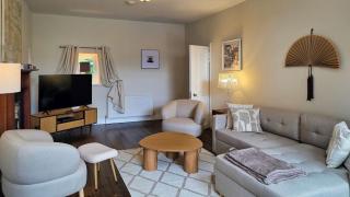 Large & Charming Country Lodge by Malahide Castle - 0