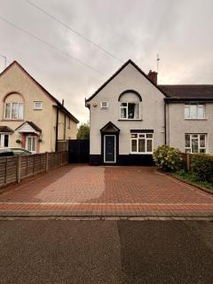 Juniper - A Peaceful Three-Bedroom Retreat - 0